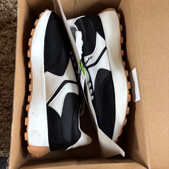 Steve Madden Black and White Sneakers - Picture 10 of 11